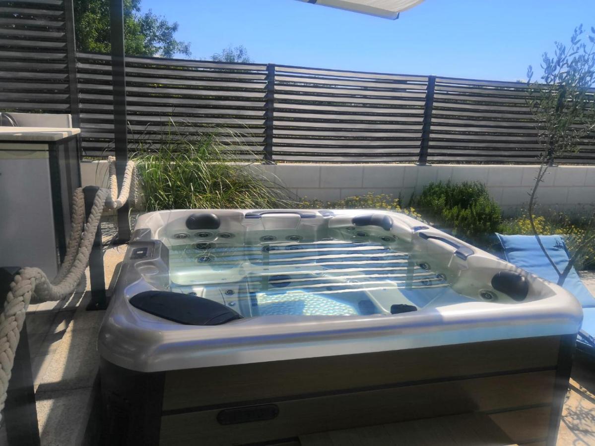 Deluxe Apartman Porto Traù Esterno foto