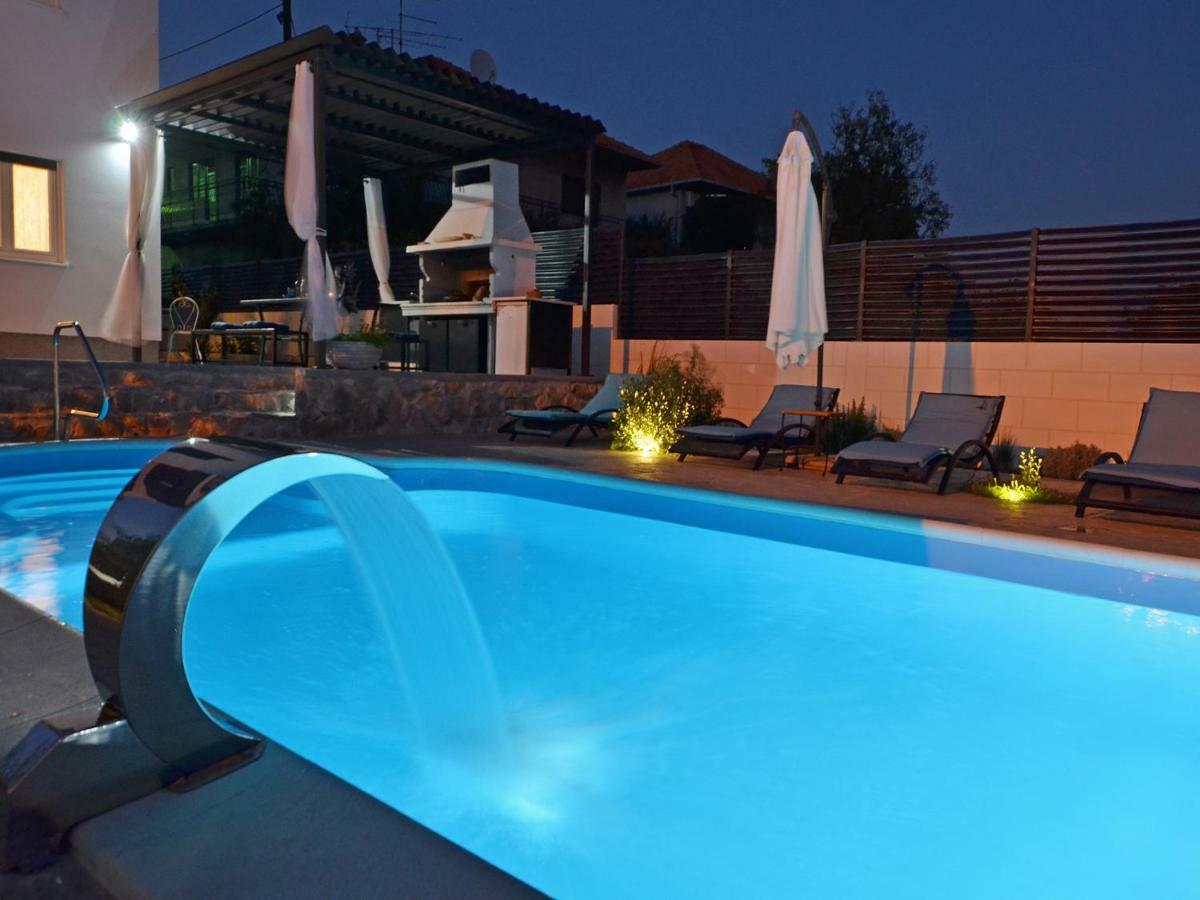 Deluxe Apartman Porto Traù Esterno foto