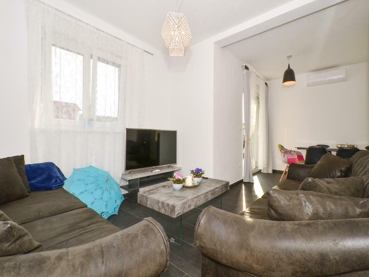 Deluxe Apartman Porto Traù Esterno foto