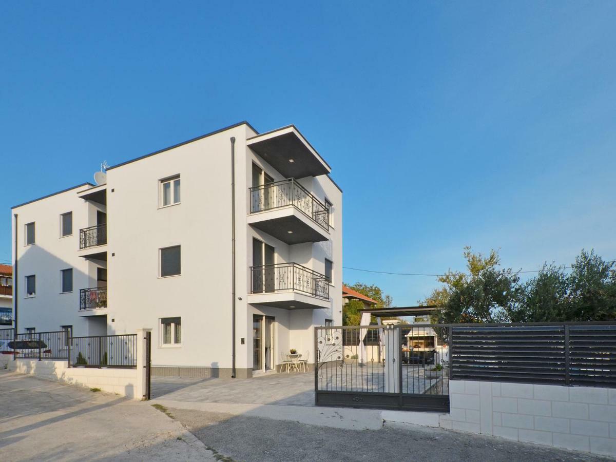 Deluxe Apartman Porto Traù Esterno foto