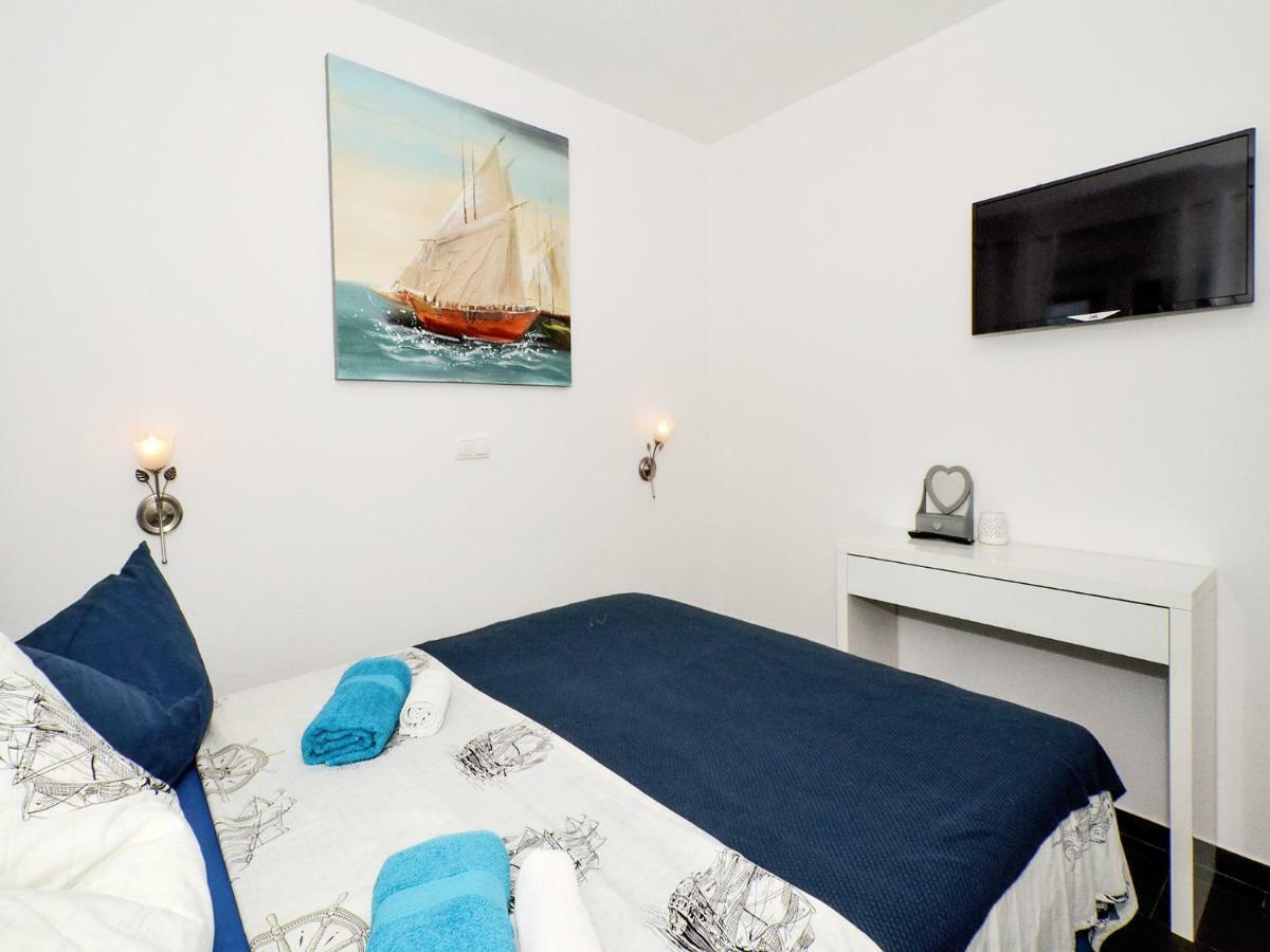 Deluxe Apartman Porto Traù Esterno foto