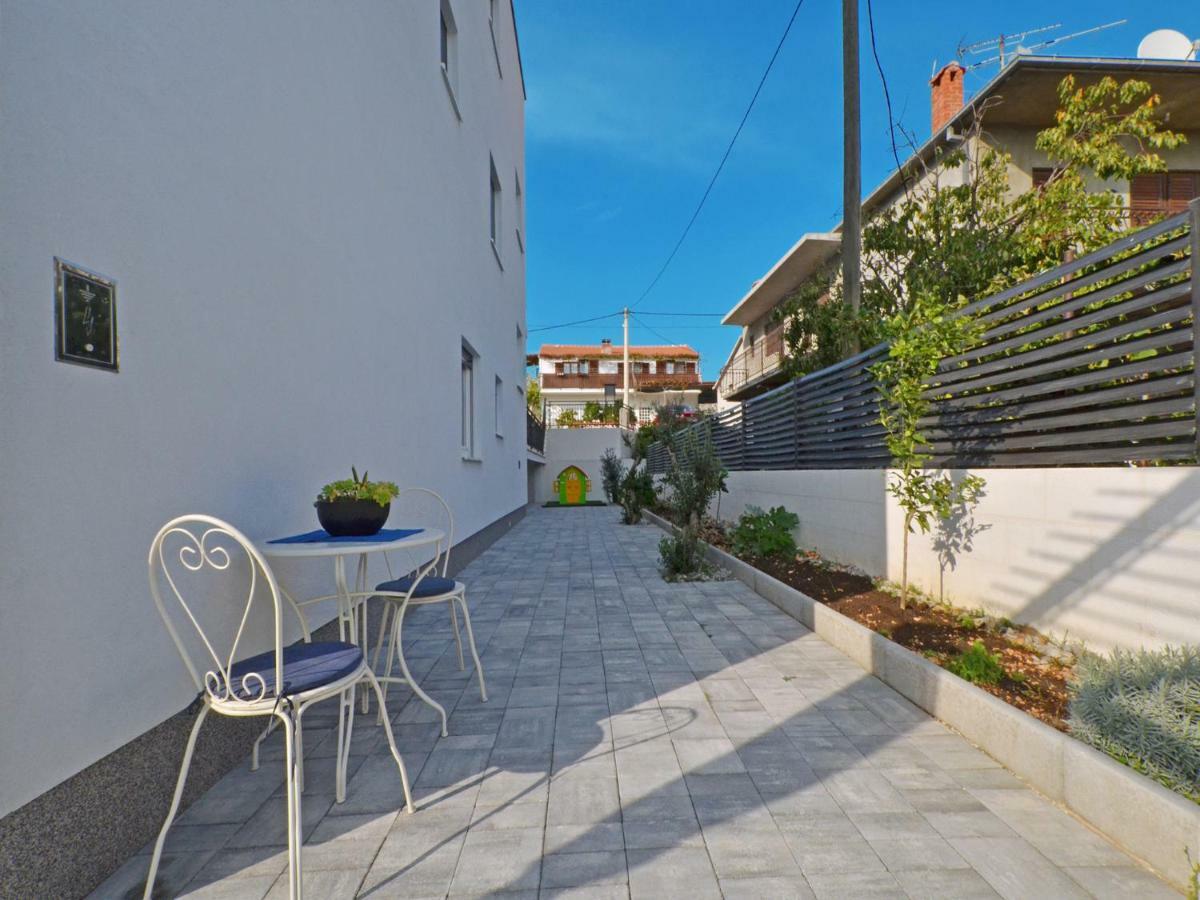 Deluxe Apartman Porto Traù Esterno foto