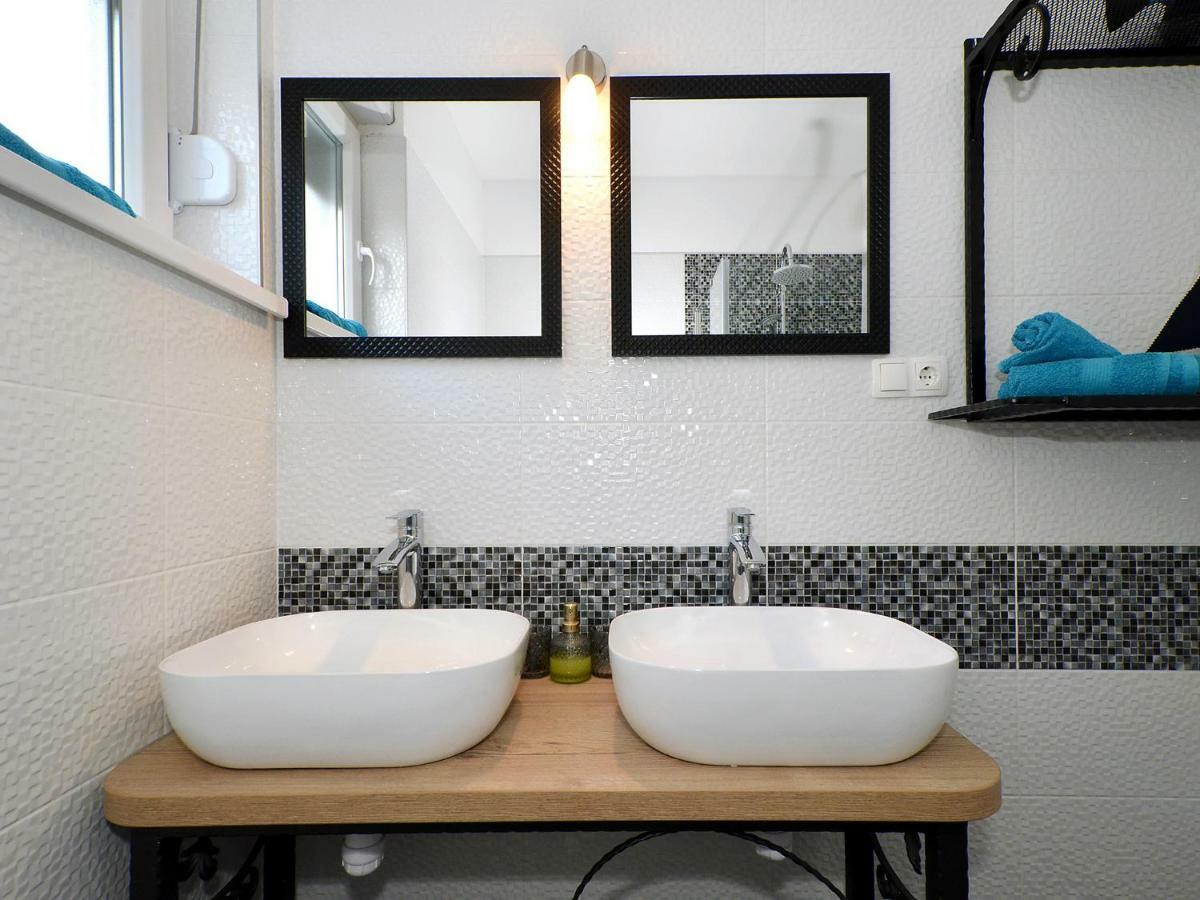 Deluxe Apartman Porto Traù Esterno foto