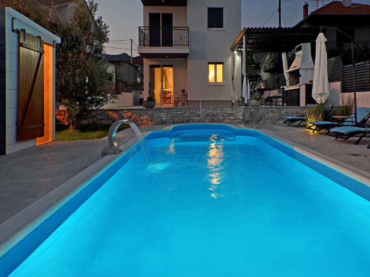Deluxe Apartman Porto Traù Esterno foto